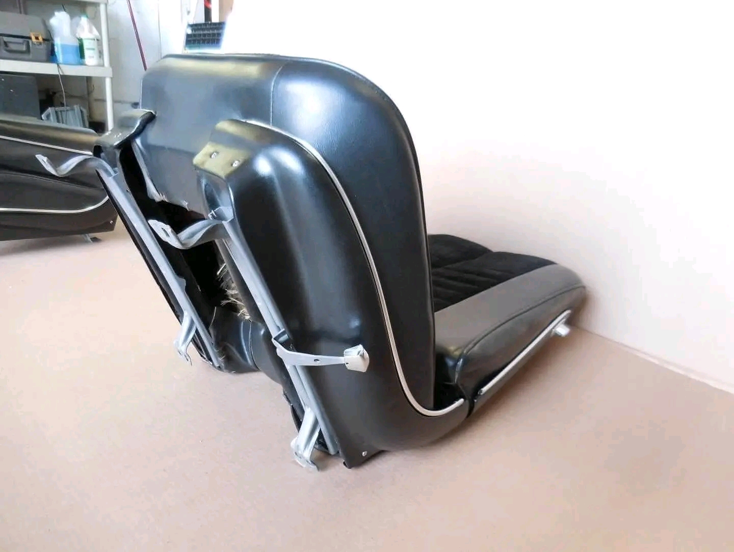 Seats thumbnail 2