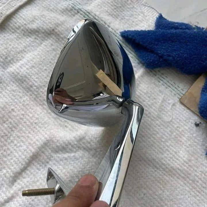 Driver side mirror image
