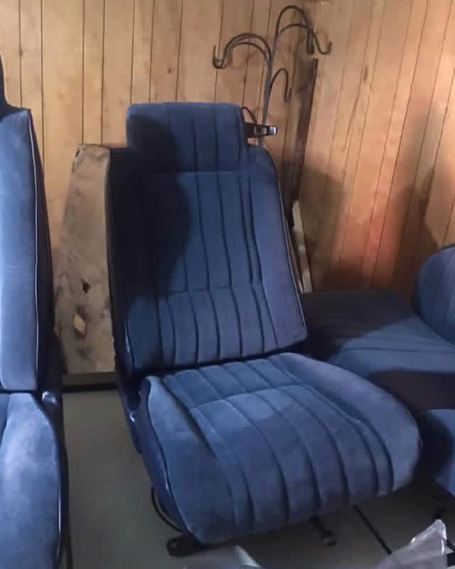 Seats thumbnail 2