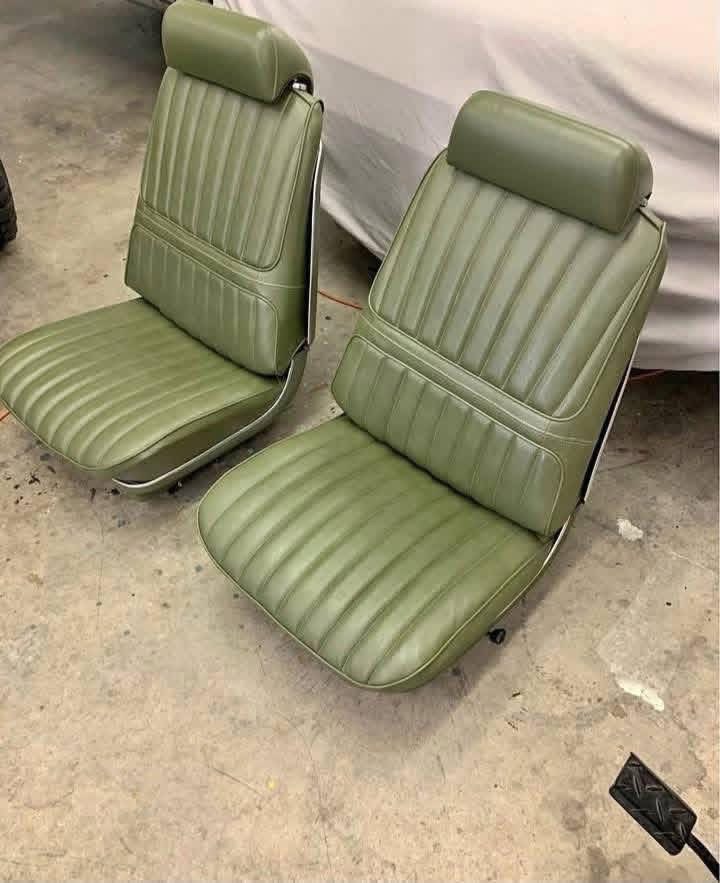 71-72 cutlass interior thumbnail 4