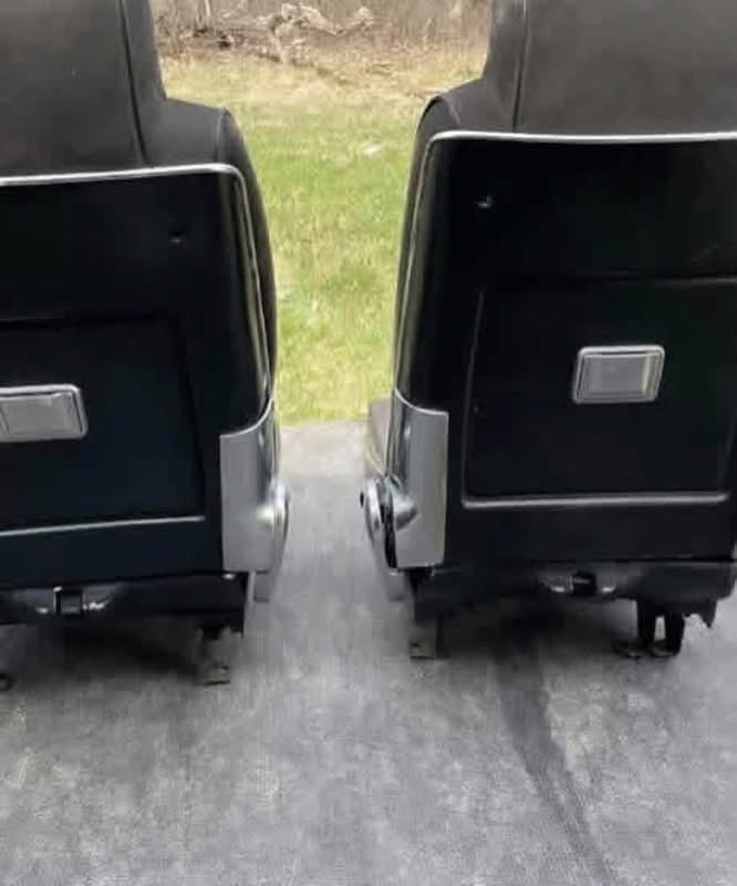 Seats thumbnail 2