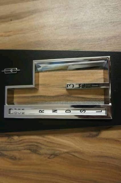 Oldmobile cutlass 442 W 30 Hurst Dual Gate Shifter Top plate image