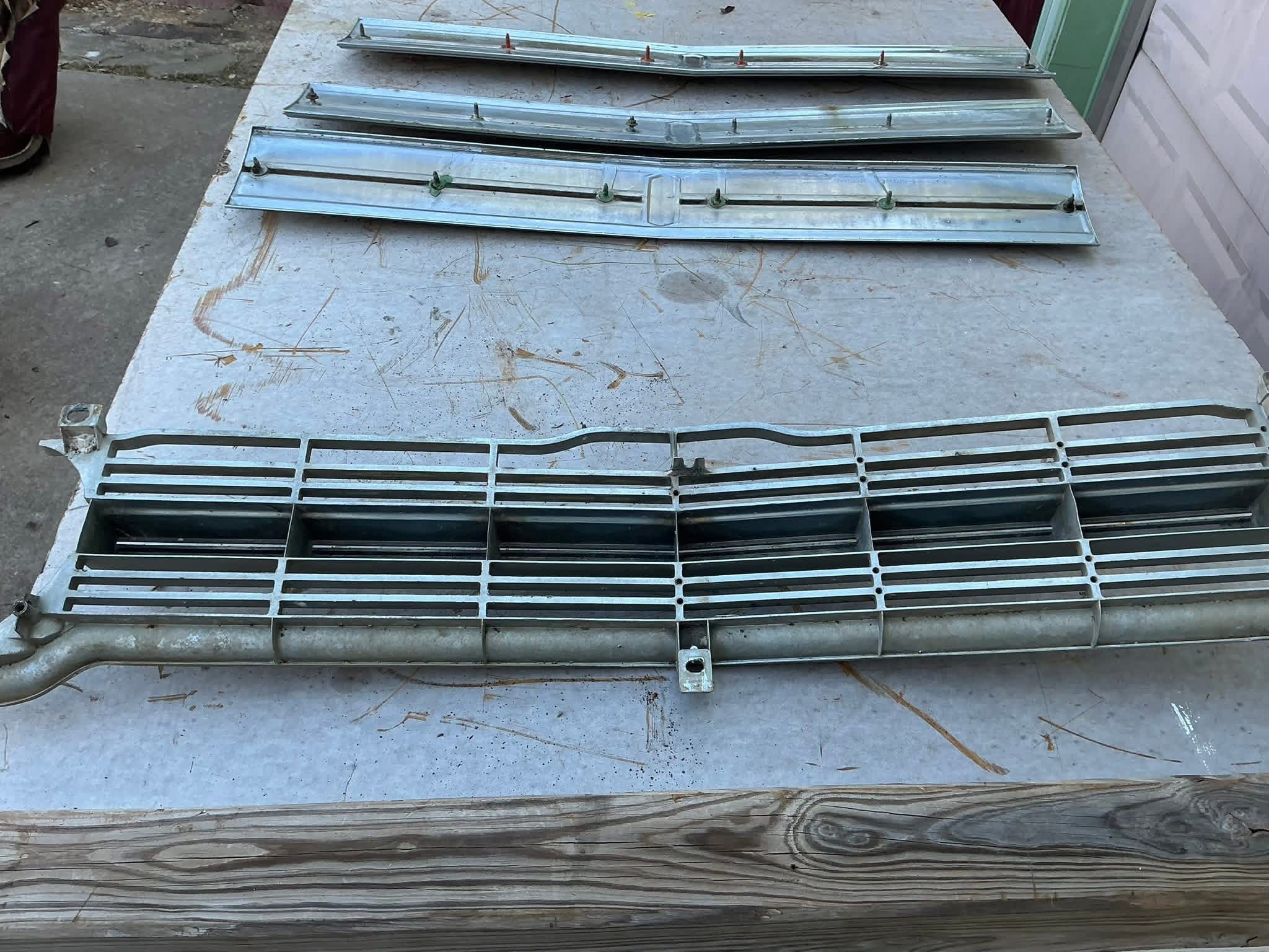 Olds grill thumbnail 3