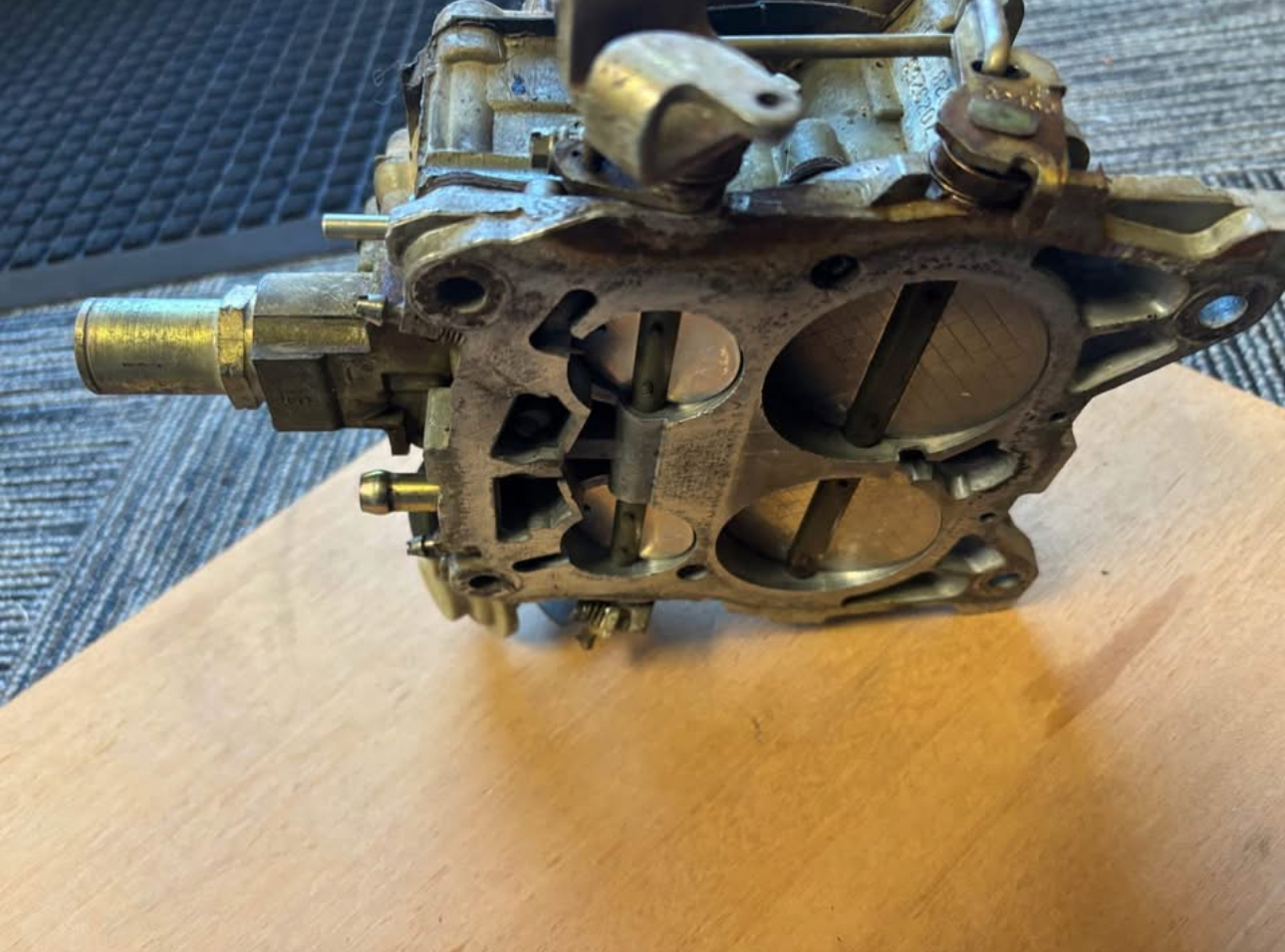 Carburetor thumbnail 2