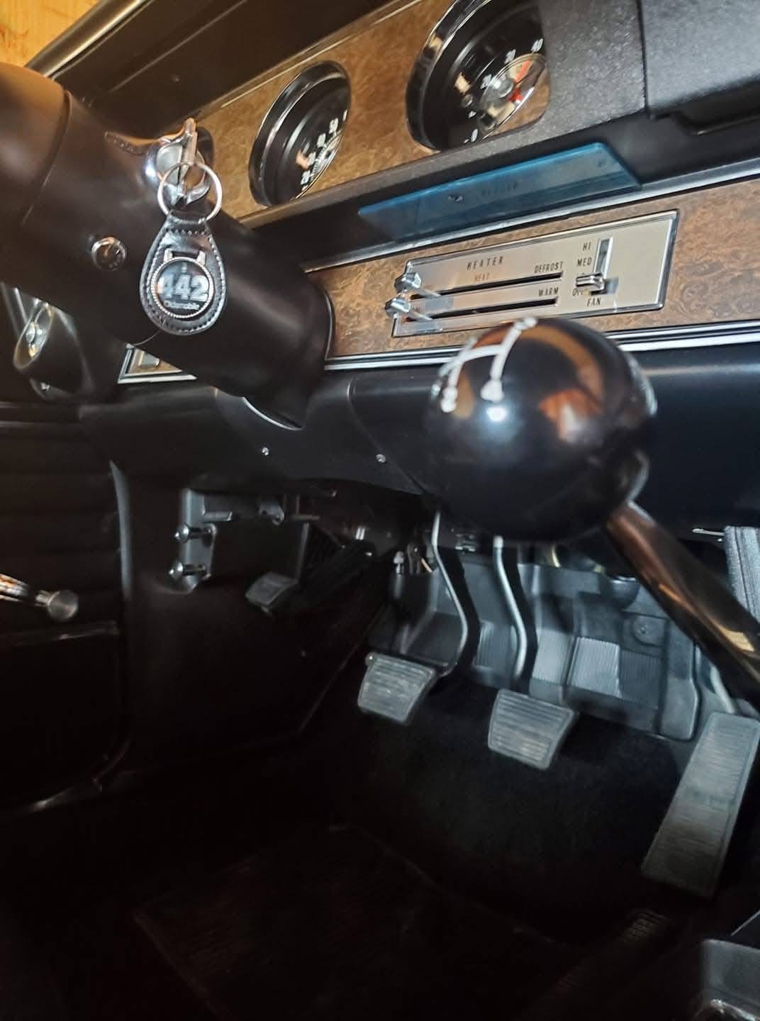 Cutlass car thumbnail 4