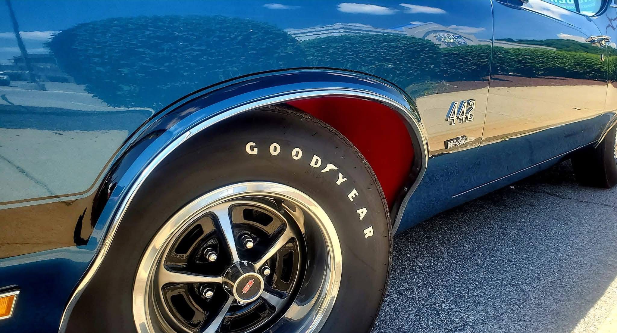 Cutlass car thumbnail 8